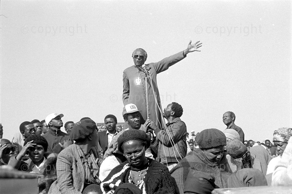 Bishop Desmond Tutu speaking against 'necklacing' at mass funeral held shortly after the 21st July 1985 State of Emergency.