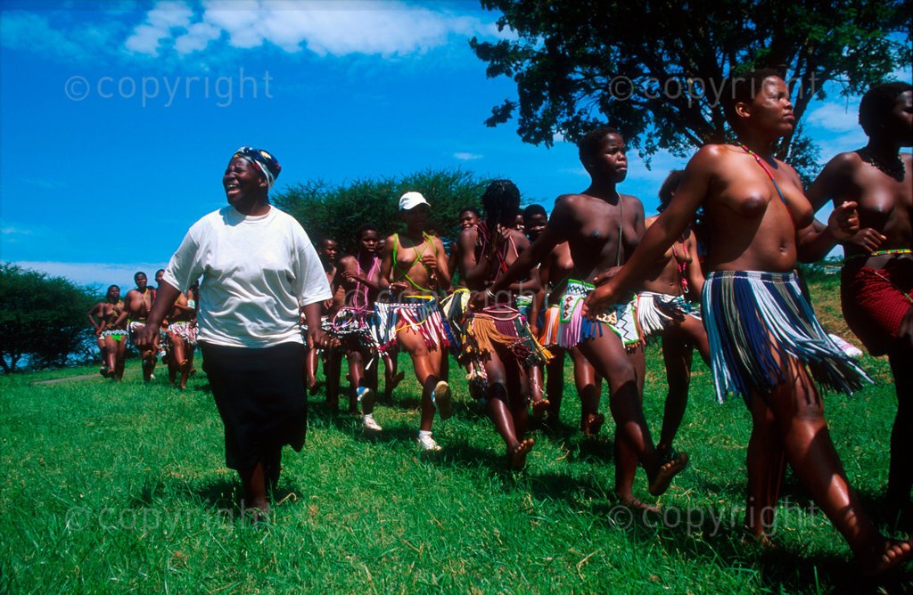 Ulundi, KwaZulu-Natal, South Africa, 12/2000virginity testing, young zulu women, zulu girls, virginity celebration, cultures, traditions, womens issues