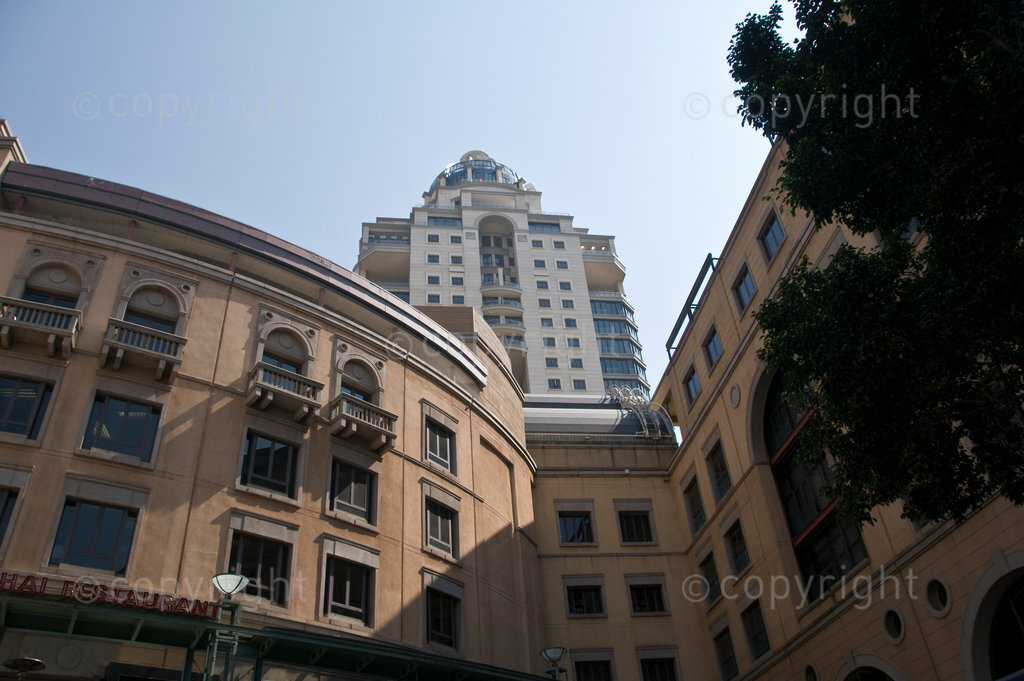 The north-west corner of Nelson Mandela Square is overlooked by the Michalangelo Towers.