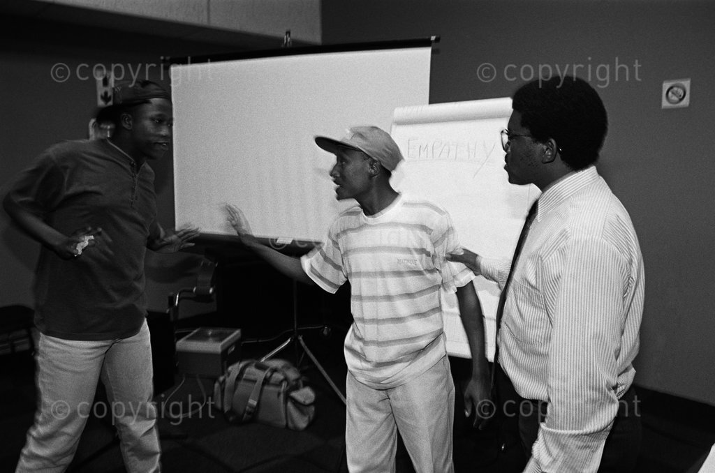 Training IEC monitors for the 1994 elections
