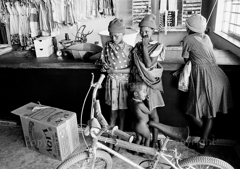 Trading store, Tjum!kui, Namibia, 1984