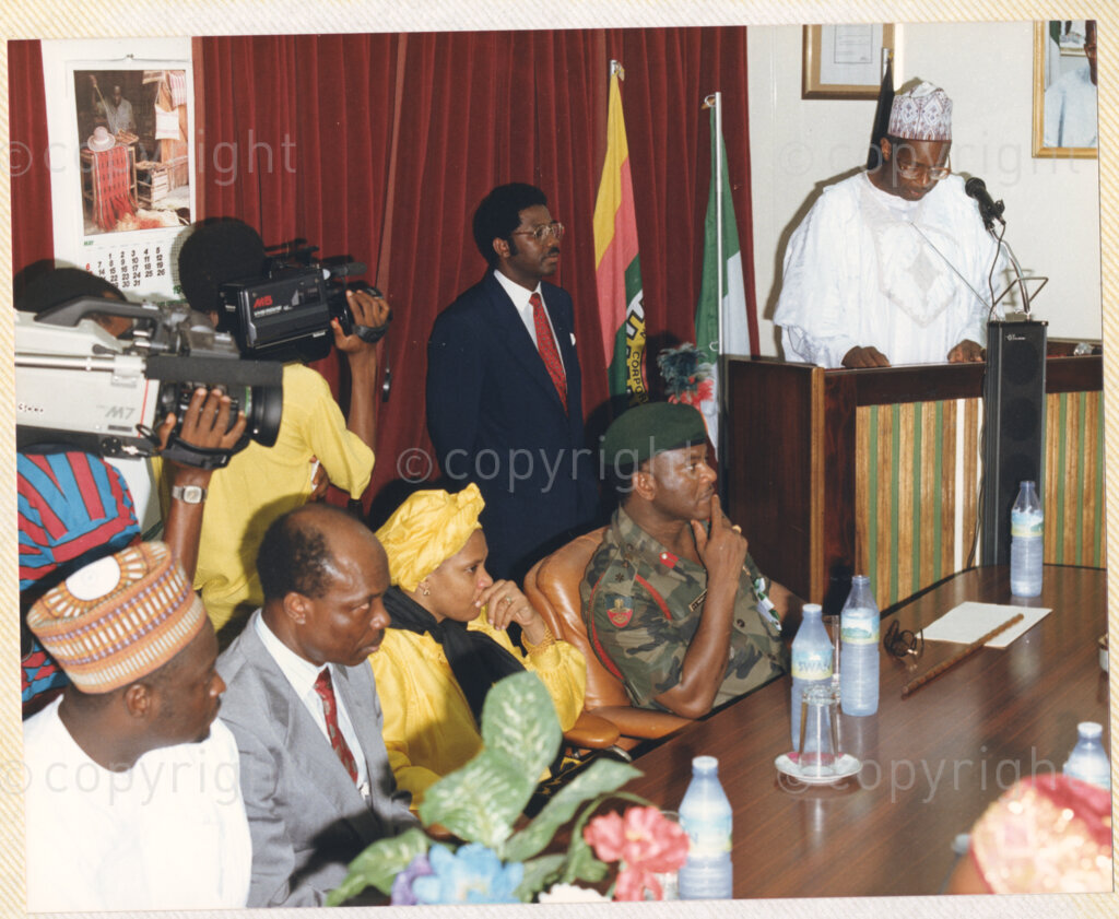 Kaduna Refinery, Kaduna, Kaduna, Nigeria, 19900515. PHOTO: ANC Archives.

An unidentified individual speaks at a press conference during Nelson Mandela's visit to Kaduna Refinery, Nigeria, 15 May 1990.