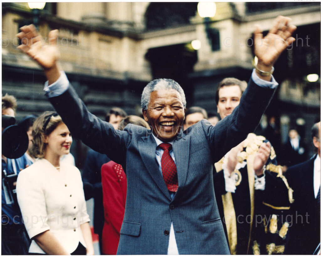 Australia, October 1990. PHOTO: ANC Archives: In his 1990 visit to Australia, Nelson Mandela, is warmly received by a diverse range of citizens, diplomats and dignitaries. To them all, Mandela expresses his thanks for the vital support the ANC received during his 27 year incarceration. Monday 22 October to Saturday 27 October 1990.
