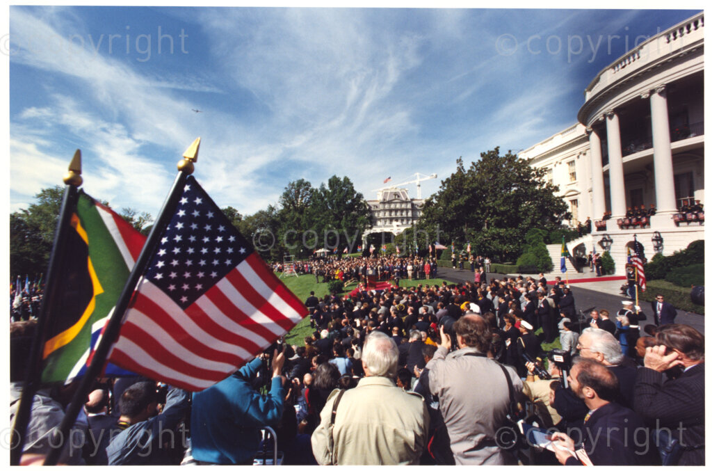 The White House, Washington D.C, United States of America, 19941004. PHOTO: ANC Archives.

The visit of his excellency  Nelson R. Mandela the President of South Africa and Ms. Mandela-Hlongwane. The White House and Washington D.C. October 4-7, 1994