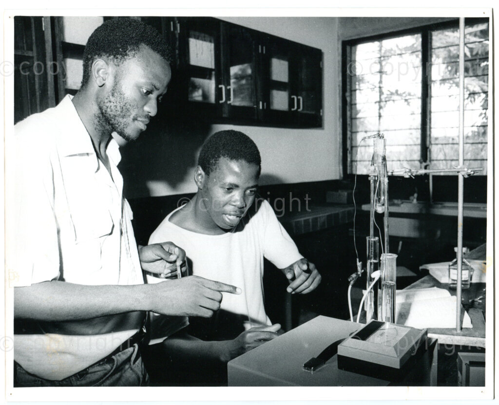 SOMAFCO students in the science (physics and chemistry) classroom; Mazimbu, Tanzania, 1987. Photo: Eli Weinberg Photo Lab.