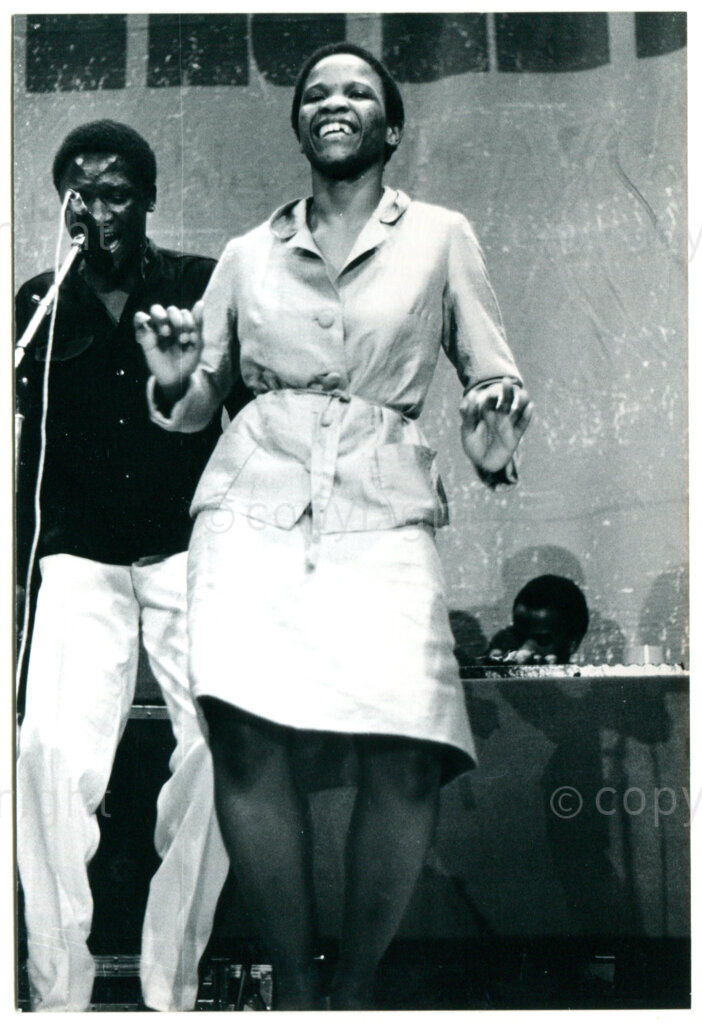 Performance by ANC cultural ensemble AMANDLA in the Royal Tropical Museum in Amsterdam, The Netherlands, 16 December 1983. Photographer: Inge Goijaerts.