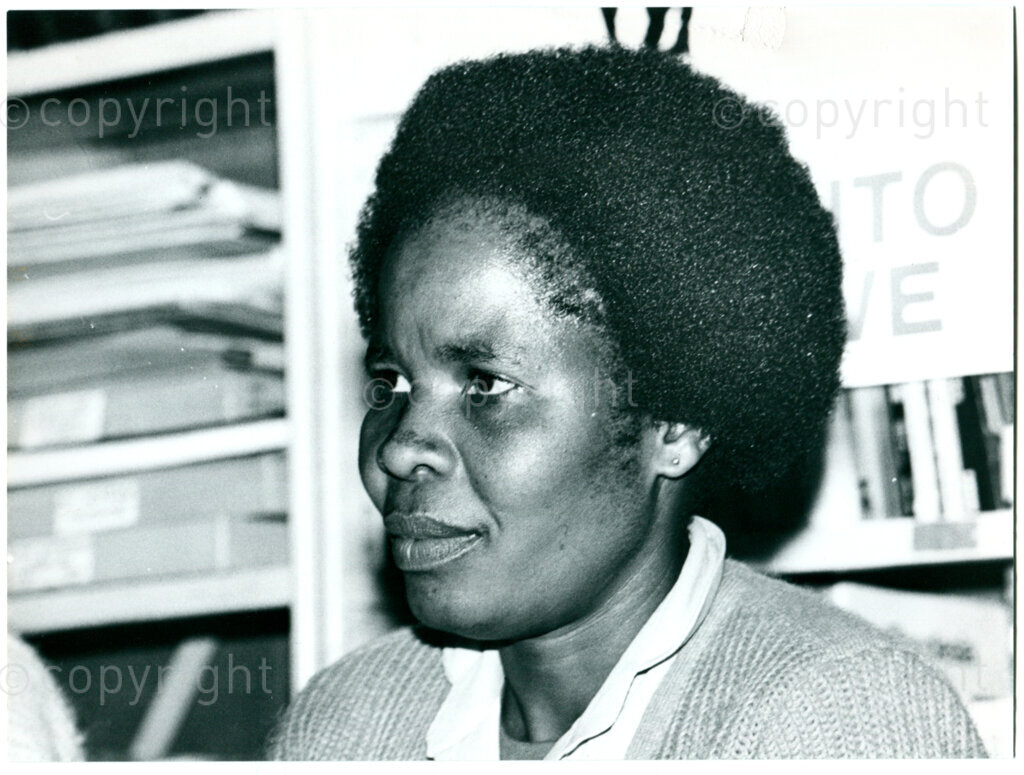 Felicia Mzamo (ANC Health Department in Lusaka) at the office of the Dutch AAM in Amsterdam, July 1984. Photographer: Inge Goijaerts.