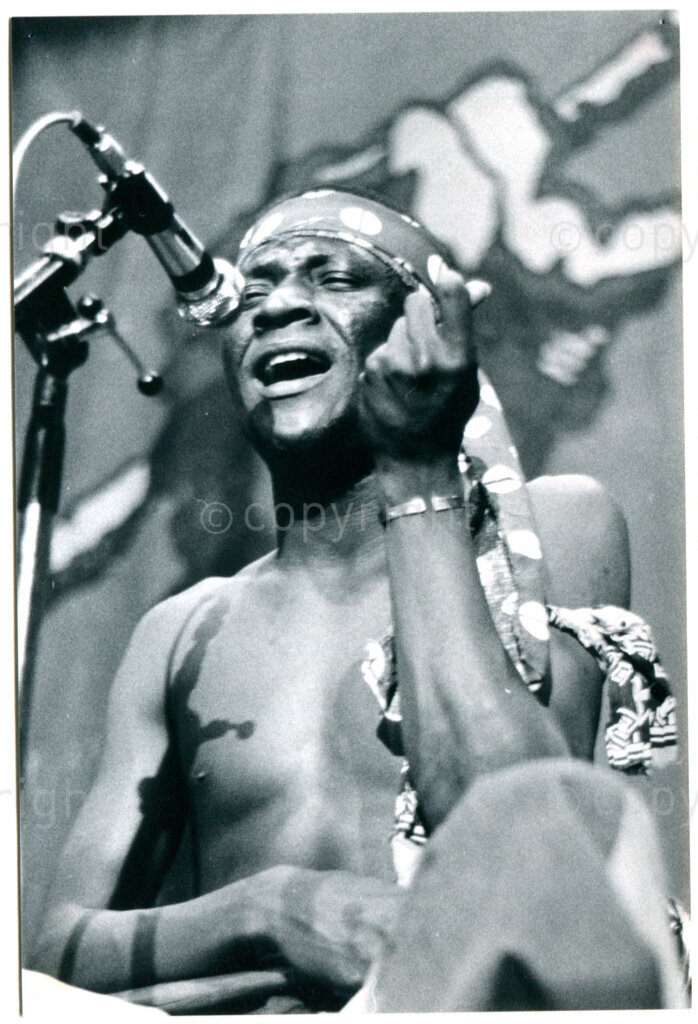 Performance by ANC cultural ensemble AMANDLA in the Royal Tropical Museum in Amsterdam, The Netherlands, 16 December 1983. Photographer: Inge Goijaerts.