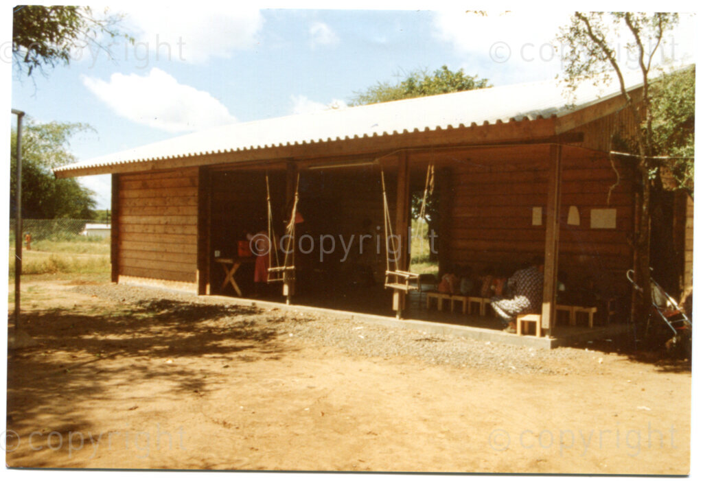 Temporary crÃ¨che for the small children in the ANC Development Project Dakawa in Tanzania, probably 1988. Photographer unknown.