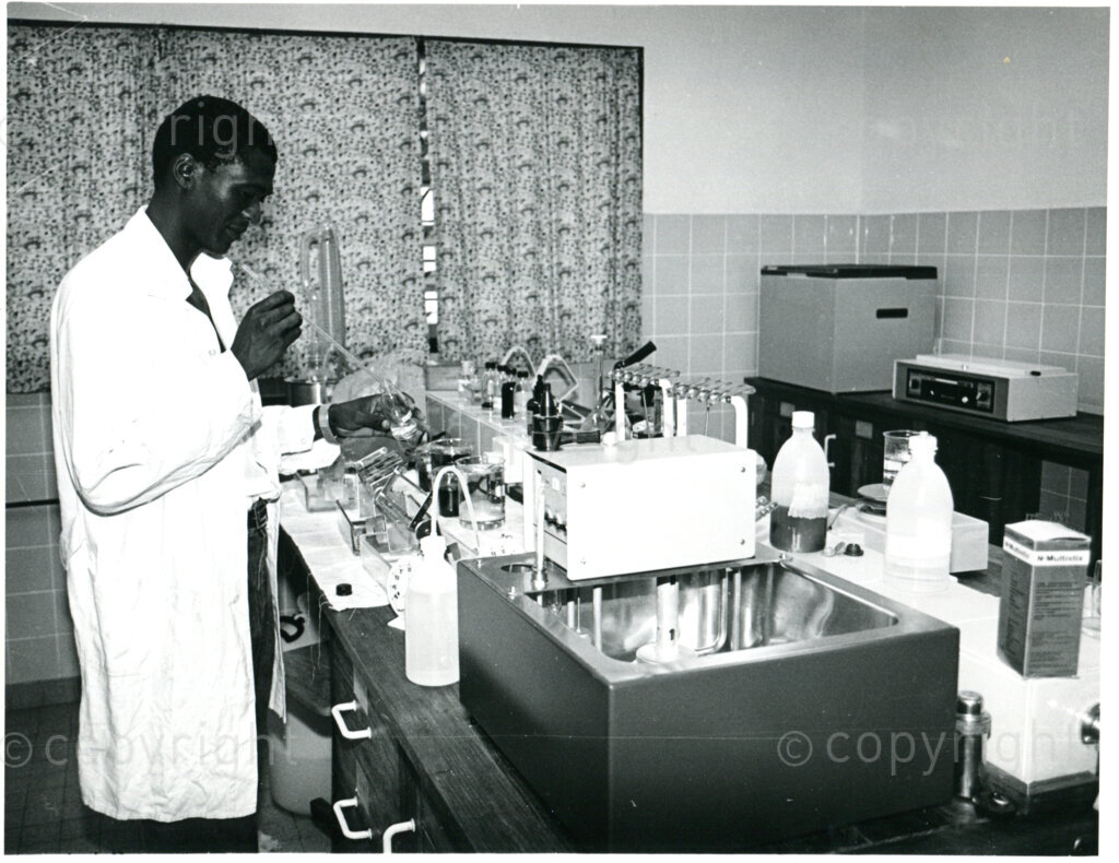The laboratory of the ANC Holland Solidarity Hospital in Mazimbu, Tanzania, 1987. Photo: Eli Weinberg Photo Lab.