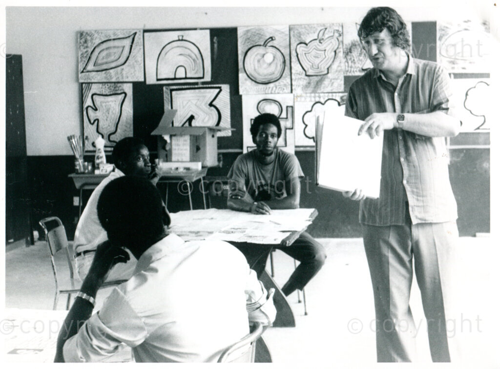 Participants of the fine arts workshop of the ANC Dept of Arts and Culture in Mazimbu, Tanzania, April 1987: right  workshop coordinator Trevor. Photographer: Maud Kortbeek.