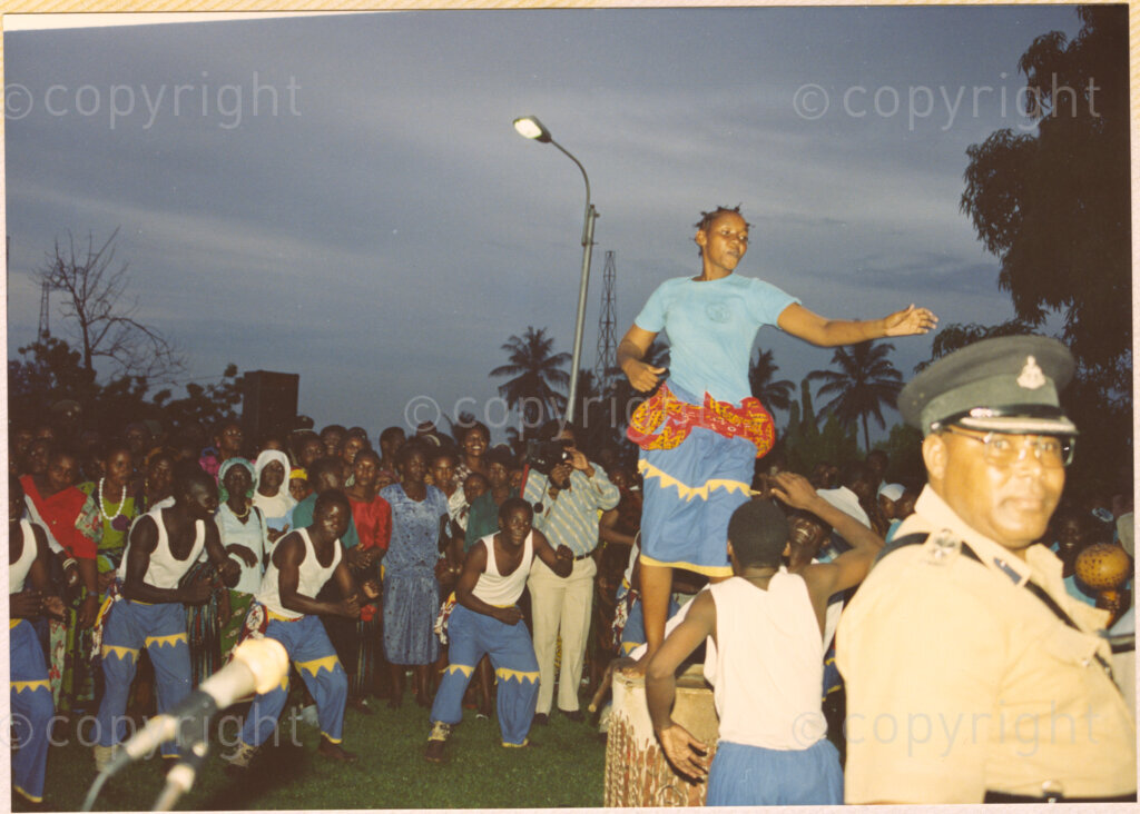Dar Es Salaam, Tanzania. PHOTO: ANC Archives. 6 March 1990. In Dar Es Salaam, Tanzania, the citizens clamour in their thousands to get a glimpse of their visiting hero, Deputy President of the African National Congress (ANC), Nelson Mandela. Mandela and his wife, Winnie, are touring African states that continue to support the liberation struggle against South Africa's apartheid regime. It is only one month since Mandela was released from prison.