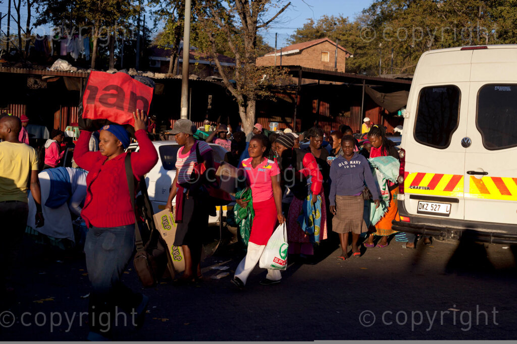 Cross border trading at the Beitbridge border post control in Musina, Limpopo in South Africa between Zimbabwe. 12/07/16 Photo: Oupa Nkosi