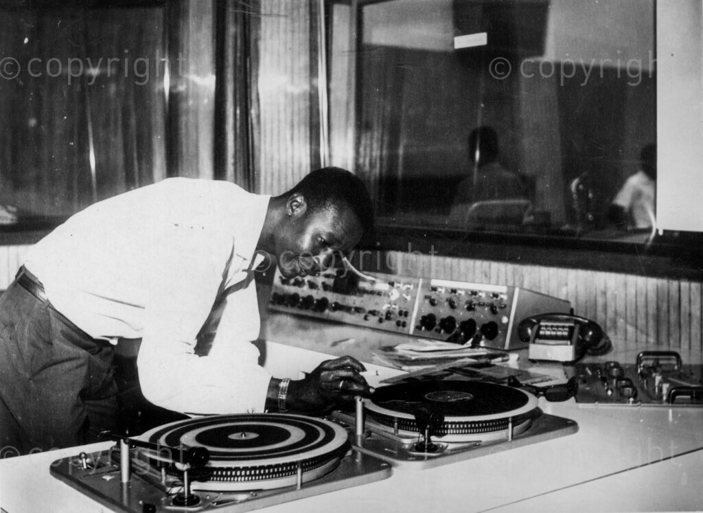POP! That's GBC-2 Commercial Radio – Johny Ashie-Kotei at the panel. First ever Pop Station. Just a transmitter planted at Ejura. Two amplifiers stored in a mini size station on green turf at Broadcasting House in Accra.