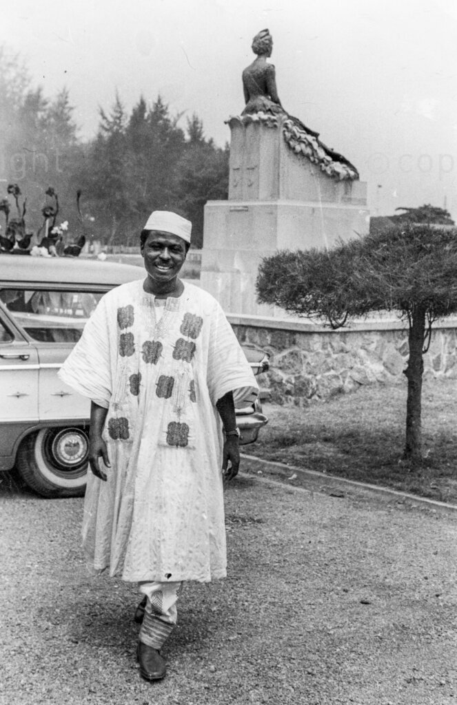 Spotlight on a great showman: Minister TOS Benson. Federal Minister, TOS Benson is still about the greatest showman in Nigeria. Every thing that falls to Mr Benson's lot be such a thing a fortune or misfortune always ends by giving the man an opportunity for showmanship.
