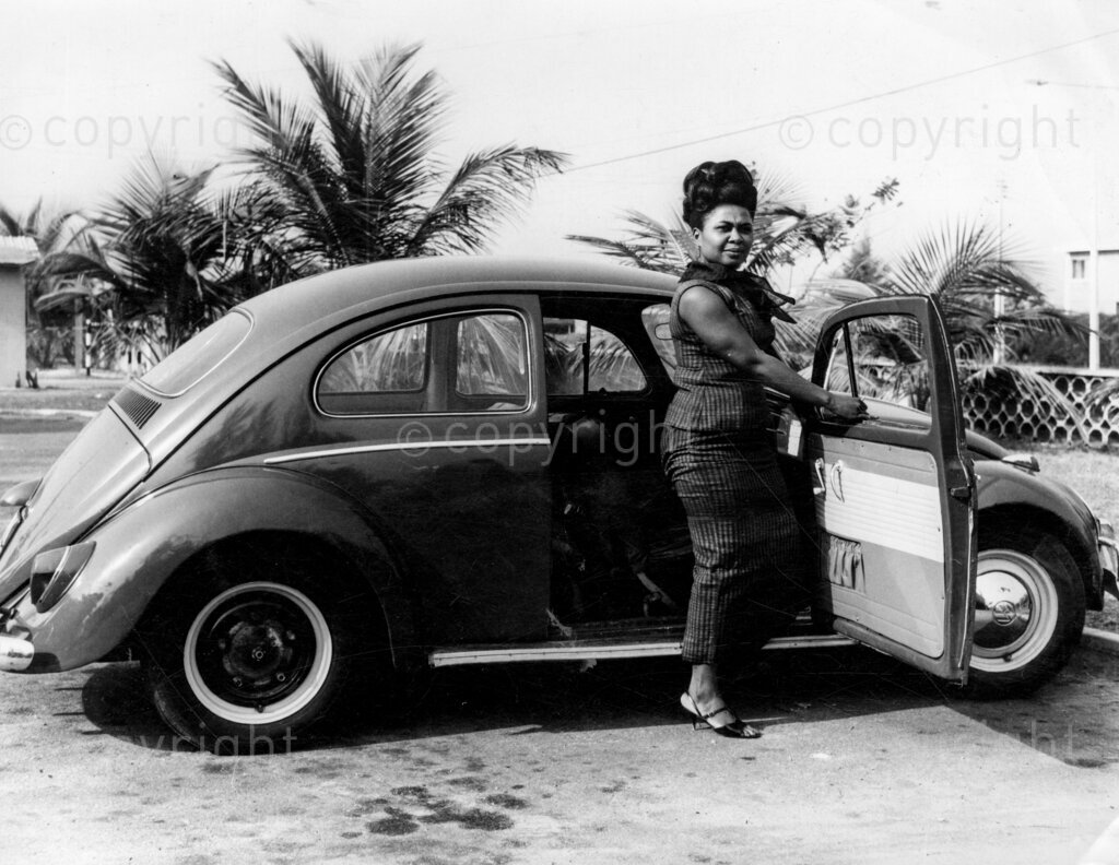 Busy Rita flattens those male barriers. Rita drives her car herself like most Lagos top girls do. Miss Rita Lori said, 