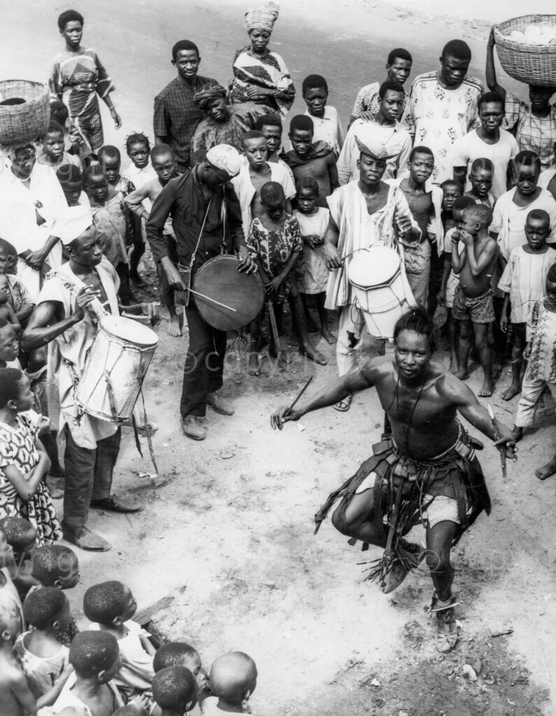 Witchcraft – The man who cuts his throat for a living! The drums throb, the swords flash … Garuba never fails to draw an enthralled crowd. Nigerians have heard strange tales about Garuba Mai Gani, the awesome wizard who cuts his throat for a living.