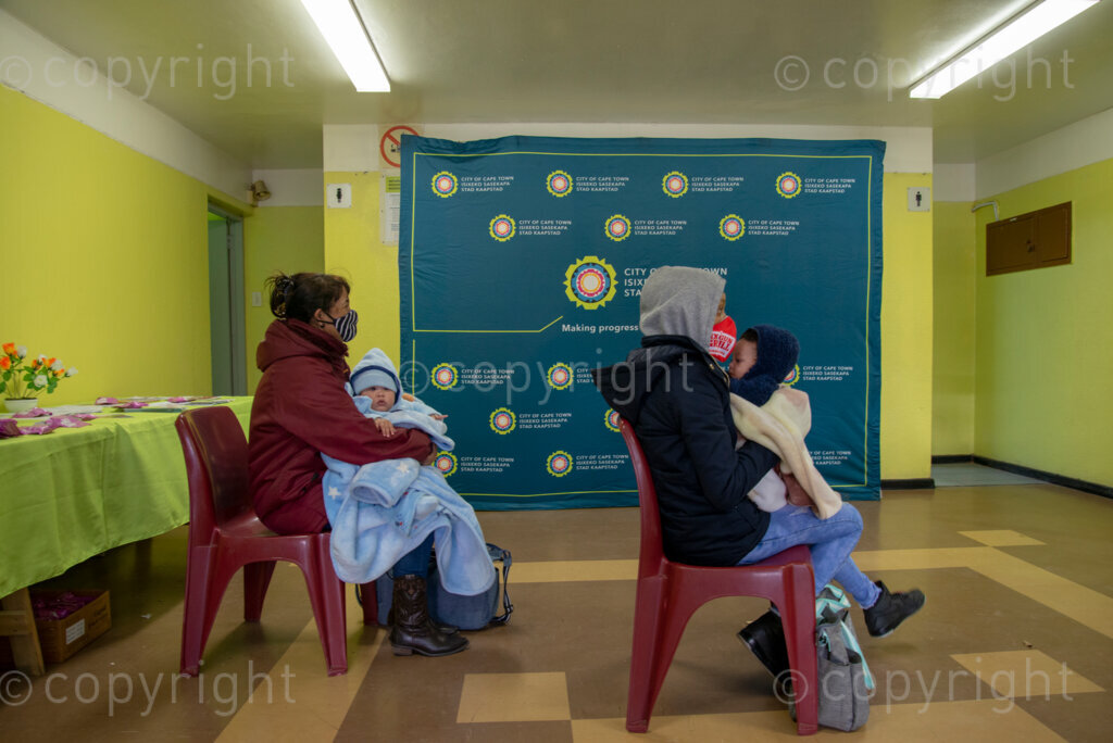 The City of Cape Town opened a clinic extension in the Elsies River Library, to serve mothers and children with routine visits such as family planning and immunizations, today, Monday, July 13, 2020. Clinic extensions are being constructed to separate COVID-19 treatment and diagnosis from other treatments. PHOTO: EVA-LOTTA JANSSON 